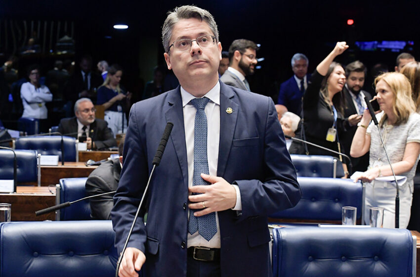  Senador Alessandro Vieira está internado no Sírio Libanês para tratamento da Covid-19